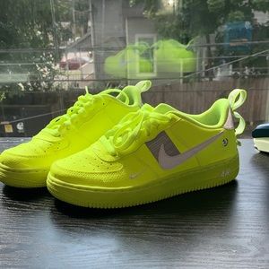 Nike Air Force 1 Utility Volt 2